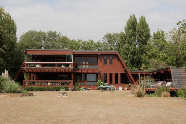 306684 - Blue Gates, Cambridge-87.Jpg