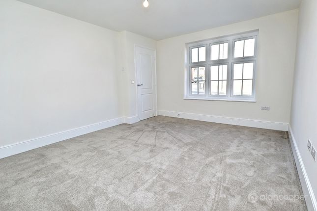 2 De Bary Road, Arden Fields, Bulkington photo 3