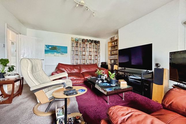 Flat 4, 103, St. Georges Road, Gloucestershire photo 3