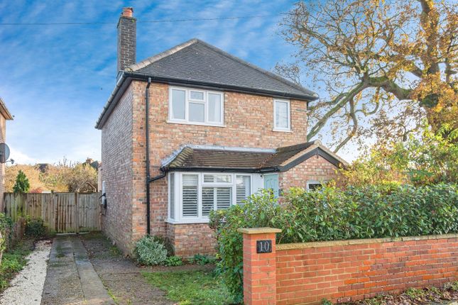 Thumbnail Detached house for sale in Franklyn Road, Godalming, Surrey