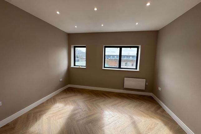Flat 4, 202A Marlowes, Hemel Hempstead photo 2