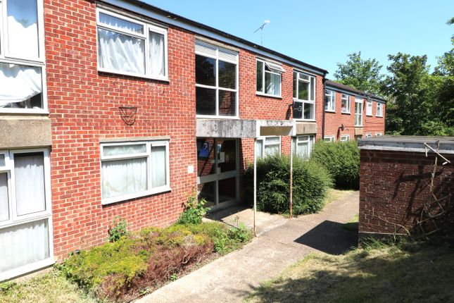 Thumbnail Flat to rent in Holmesdale Road, North Holmwood, Dorking