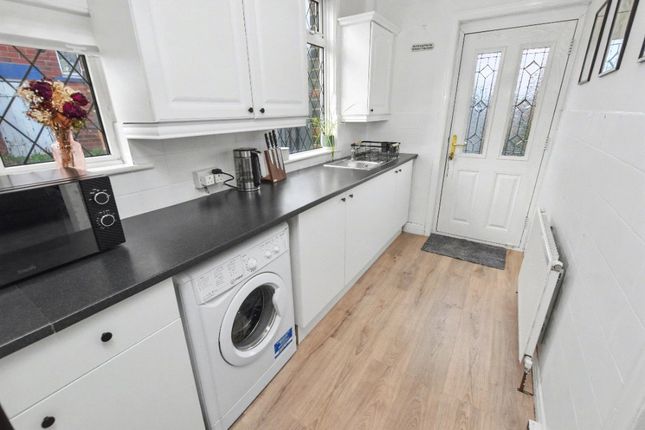 6, Kirkdale Avenue, West Yorkshire photo 3