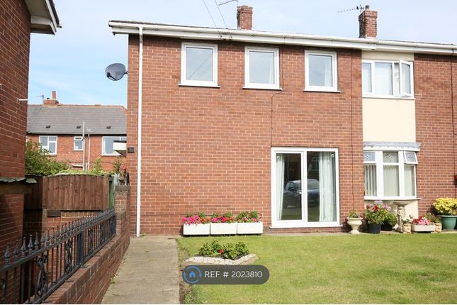 Thumbnail Semi-detached house to rent in Redhill Avenue, Castleford