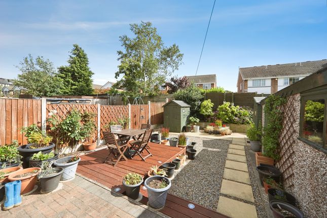 94, Henshaw Avenue, Leeds photo 2