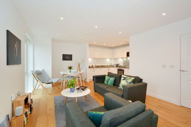 Thumbnail Flat to rent in Copenhagen Place, Limehouse