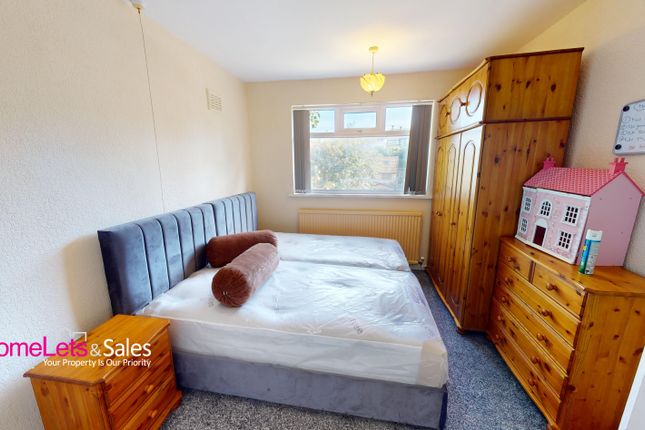 219, Moore Avenue, Bradford photo 5