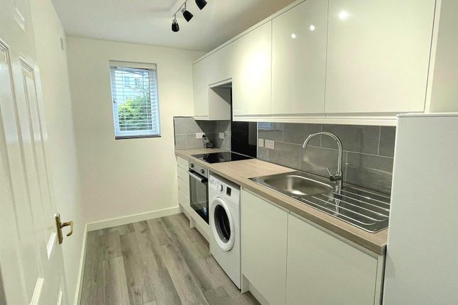 17, Edison Drive, Northampton photo 4