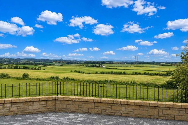 4, Lomond Gate, Hayhill Road, THORNTONHALL photo 3