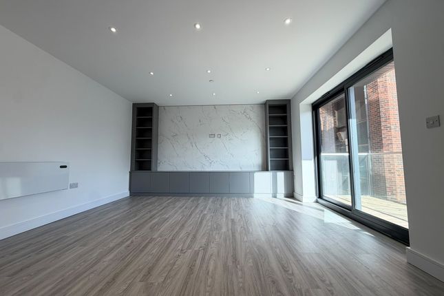 Flat 2, 23 Dunstable Place, Luton photo 4