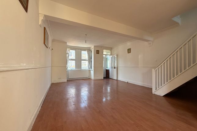 Thackeray Road, London photo 3
