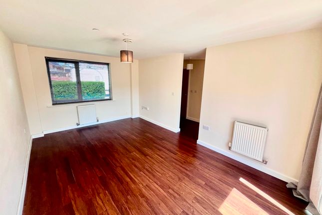 16 North Crawley Road, Newport Pagnell photo 2