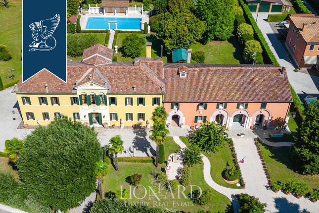 Villa for sale in Piombino Dese, Padova, Veneto