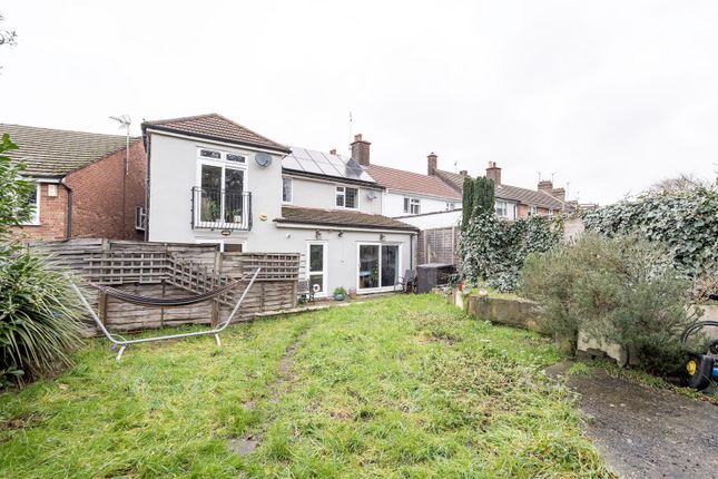 54, Sky Peals Road, Woodford Green photo 4
