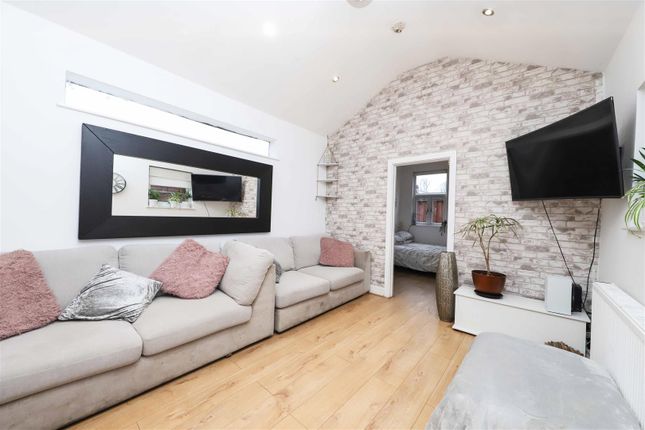 30a, New Windsor Street, Uxbridge photo 3