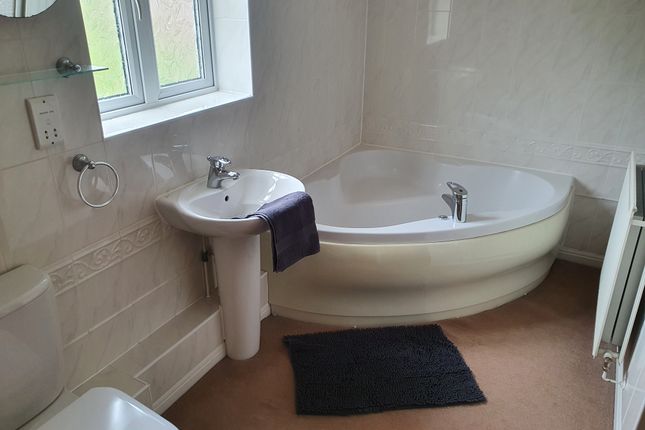 Town house to rent in Fleming Way, Exeter