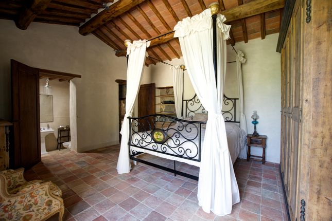 Farmhouse for sale in Radda In Chianti, Siena, Tuscany, Italy