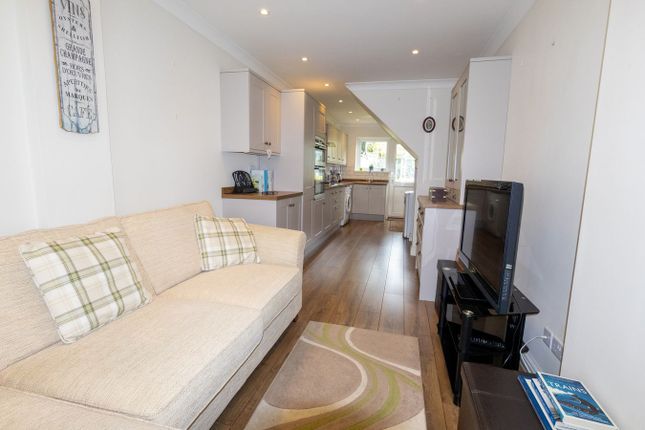 51, Harding Close, Llantwit Major photo 4