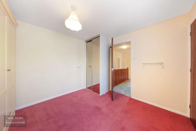 2, Betjeman Close, Pinner photo 2