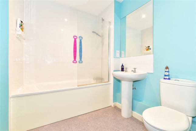 Flat for sale in West Green Drive, West Green, Crawley, West Sussex