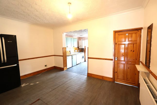 271 Church Road, LONDON photo 4