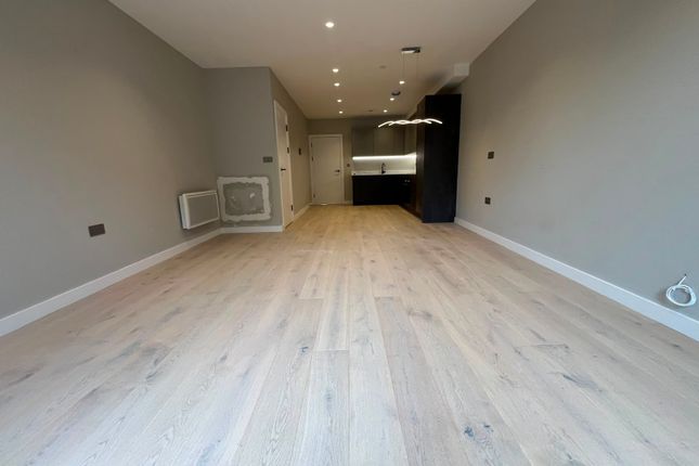 303c, Shenley Road, Borehamwood photo 5