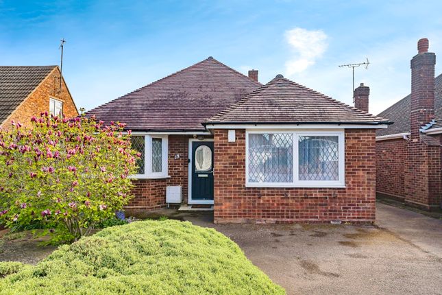 Thumbnail Detached house for sale in Wellgate Road, Luton, Bedfordshire