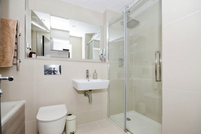 Flat for sale in 24 Clarendon Road, Watford