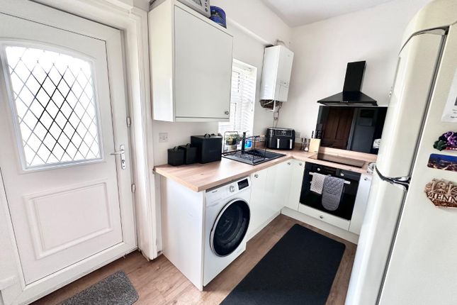 18, Cowslip Street, Huddersfield photo 5
