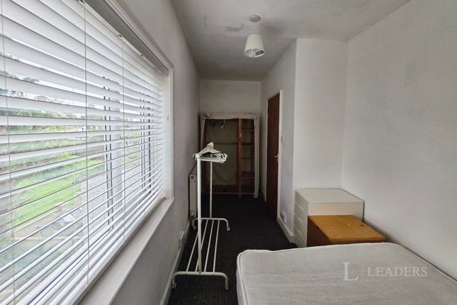 Room 5, 2, Grove Road, Leicestershire photo 2