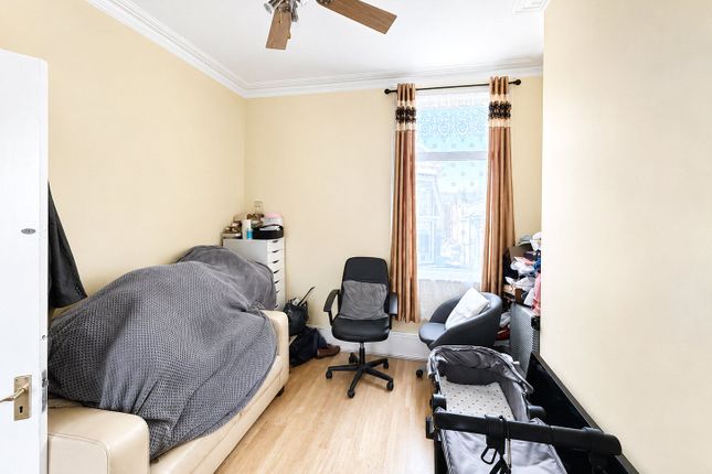 7, Felday Road, London photo 4