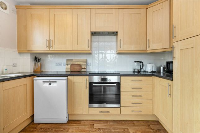 Flat 9, Winton Court, 65, Calshot Street, London photo 3