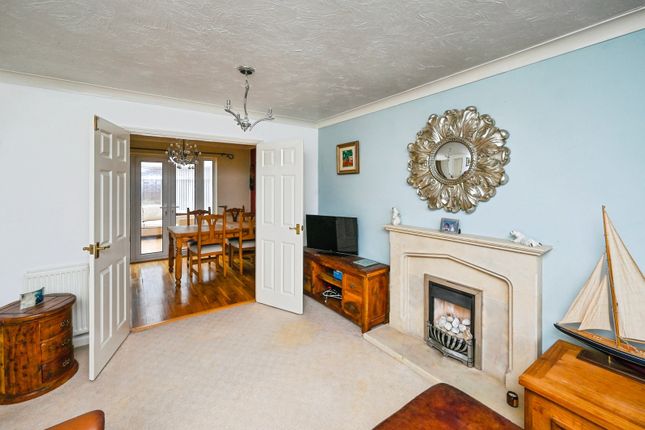 23, Thorpelands Avenue, Mansfield photo 3