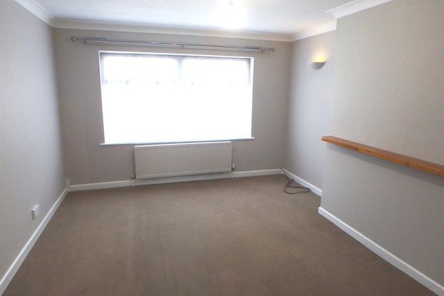 |., 30, Kenilworth Close, New Milton photo 3