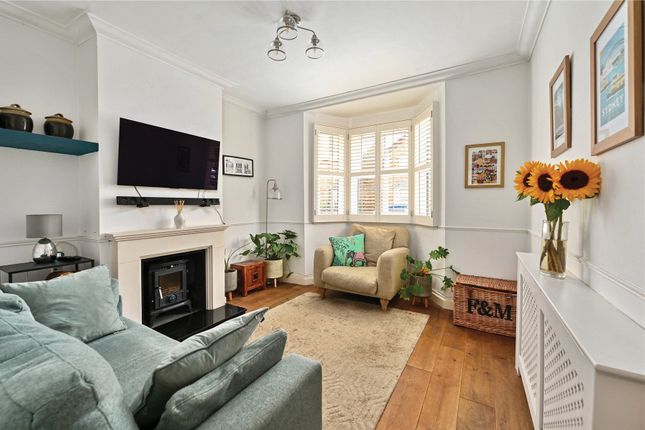64, Hythe Road, Surrey photo 2