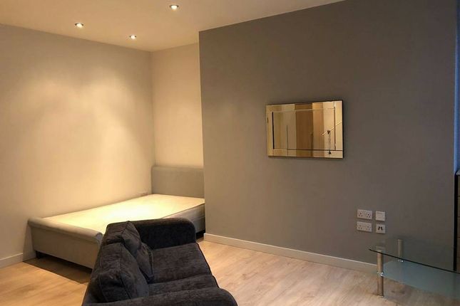 Apt 208,, 2 Mill Street, City Centre photo 2