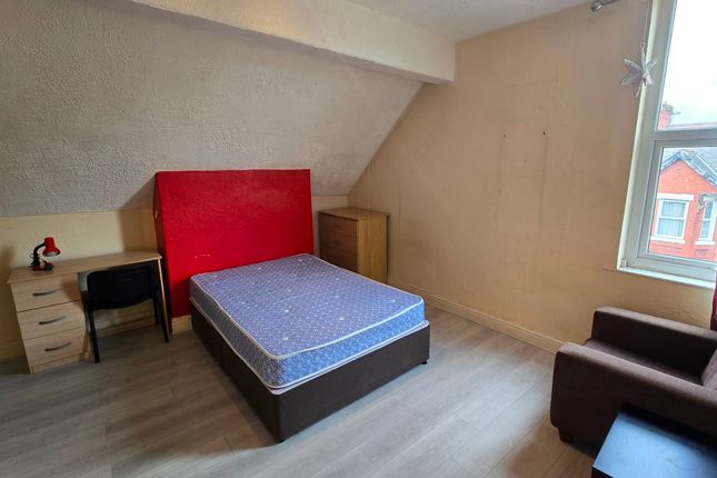 1 Belgrave Avenue, Manchester photo 3