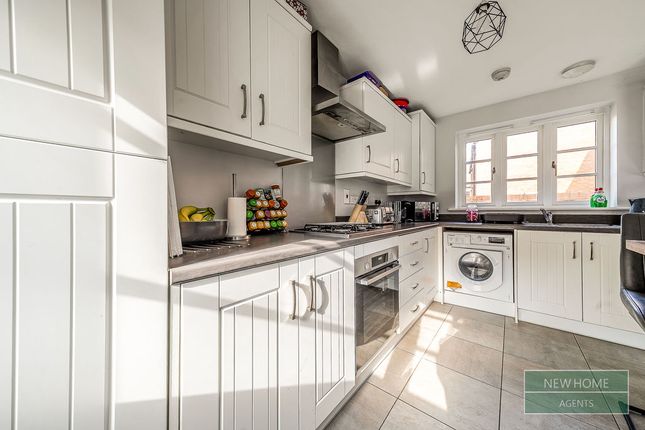 63, Poppyfields Way, Brackley photo 4