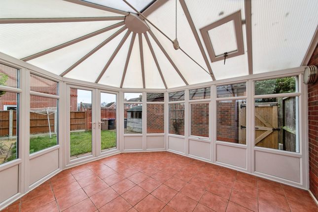 22, Godson Avenue, Sleaford photo 2