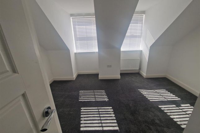 12, Wheeler Close, Dartford photo 3