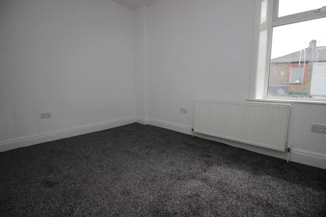 2, Tay Street, Burnley photo 5