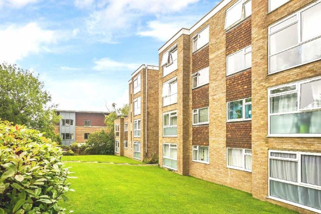 Thumbnail Flat to rent in Sherwood Park Road, Sutton, Surrey