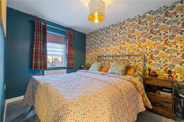 12 Red Barn Crescent, Bognor Regis photo 4