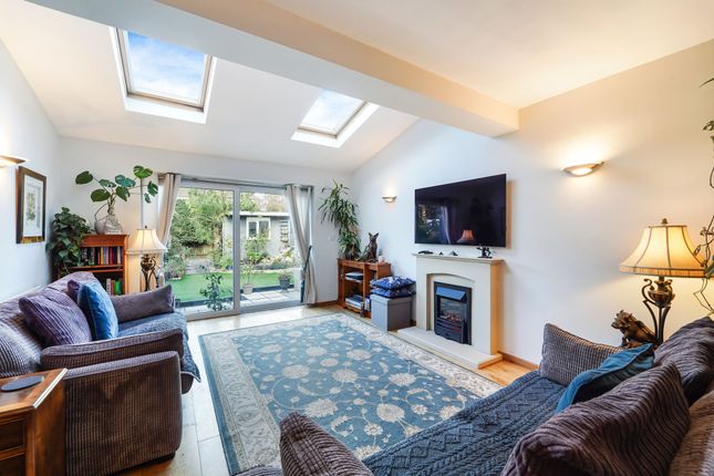 17 Horsley Close, Epsom photo 2