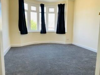 16, Humberstone Close, Luton photo 5
