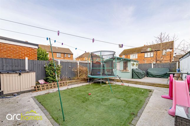 3, Oak Avenue, Wigan photo 4