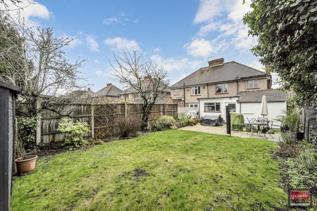 25, Arnold Road, Staines-upon-Thames photo 3