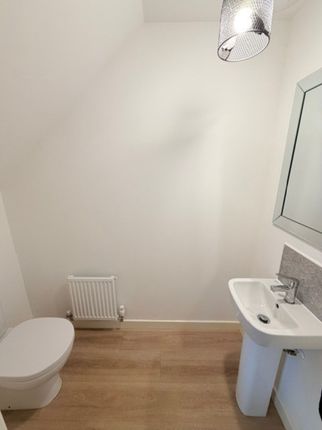 5 Ronald Paton Crescent, Glenrothes photo 3