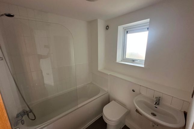 204, Leicester photo 5