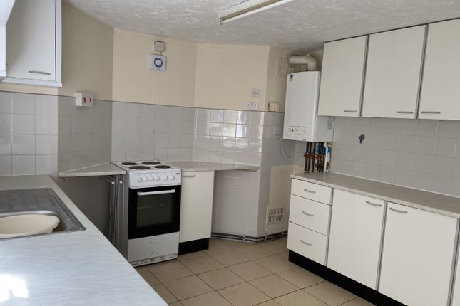 Flat to rent in Seymour Road, Newton Abbot